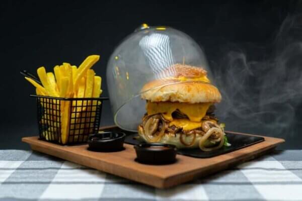 Del Gusto burger